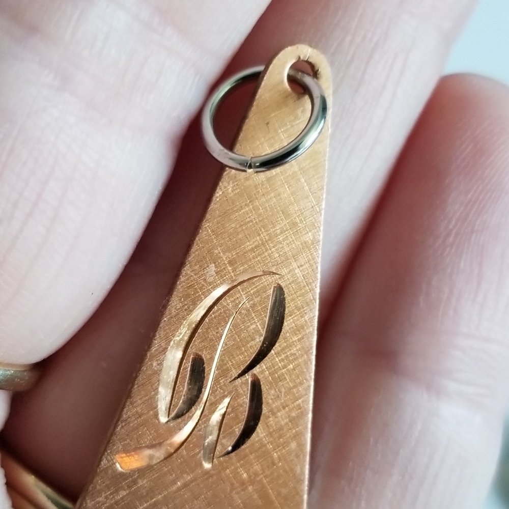 Relisted -Vintage letter B pendant copper silver tone engraved alphabet - Picture 4 of 11